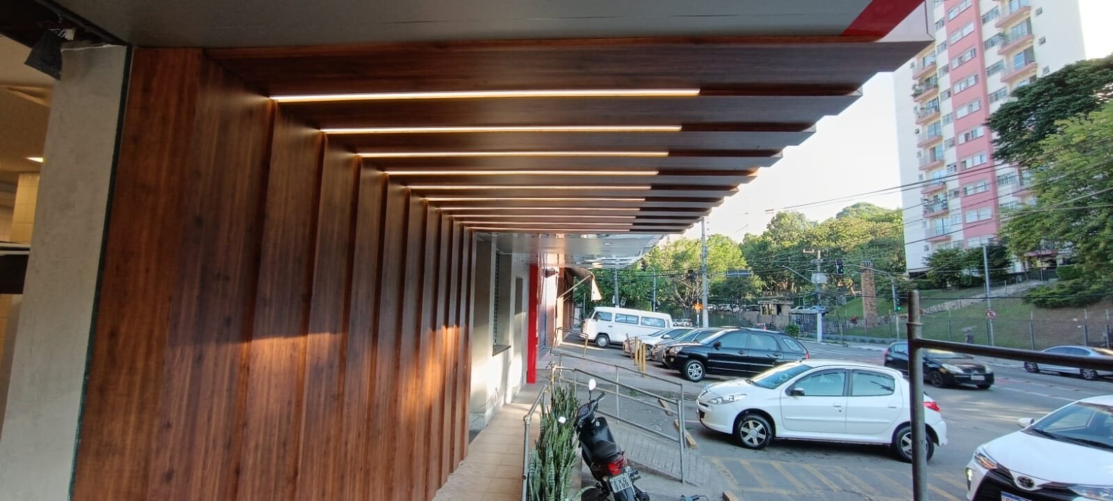 Projeto arquitetônico — Revestimento e iluminação